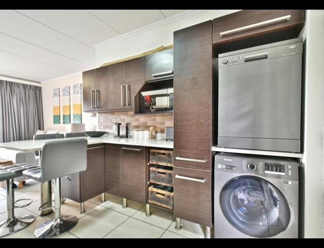 2 BEDROOM APARTMENT FOR SALE IN GLENVISTA